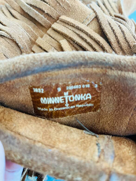 Minnetonka Tan Brown Suede Fringe Moccasin Boots Womens | Size 9