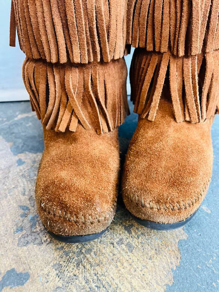 Minnetonka Tan Brown Suede Fringe Moccasin Boots Womens | Size 9