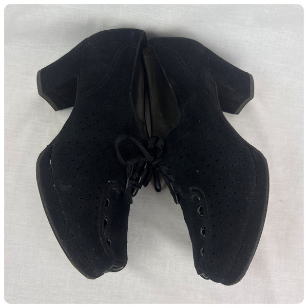 Vintage 1930s 40s Black Suede Lace Up Peeptoe Pumps w Cut Out Detailing 7.5 - 8