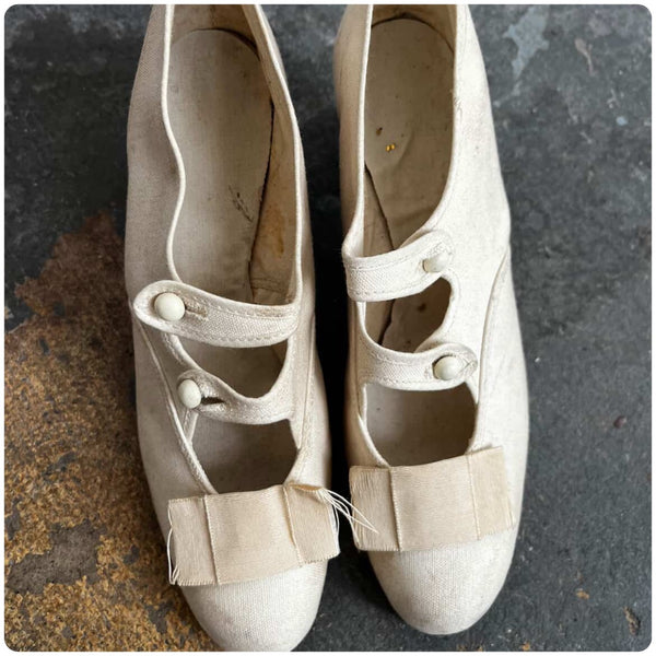 Edwardian Off White Canvas Double Strap Mary Jane Shoes Vintage Pumps 5 / 5.5