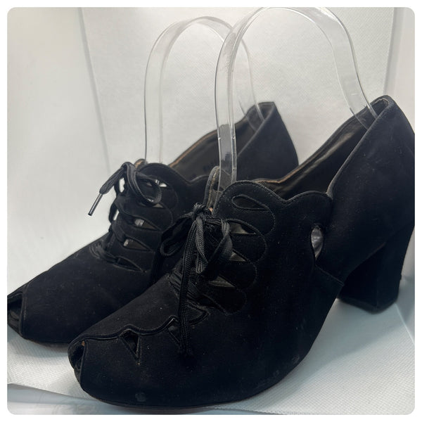 Vintage 1930s 40s Black Suede Peep Toe Lace-Up Cut-Out Heels - Shoes - 6.5 7