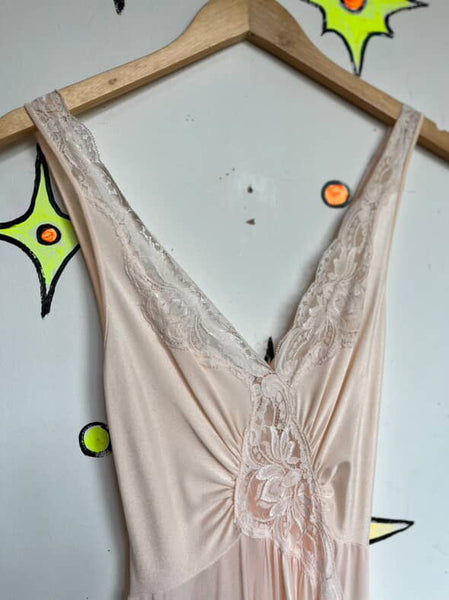 RARE Olga Gold Label 92170 Pink & Cream Hollywood Glam Lace Gown – S/M Vintage