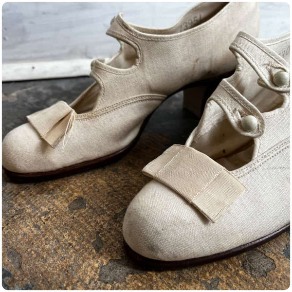 Edwardian Off White Canvas Double Strap Mary Jane Shoes Vintage Pumps 5 / 5.5