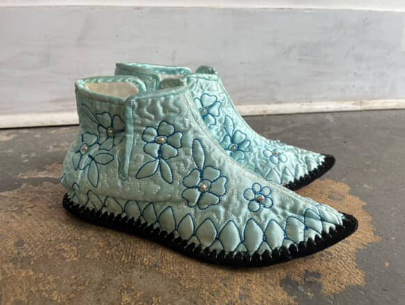 Pastel Blue GEISHA Satin Slippers - 1960s - Made in Japan - Pearls - M 6-7.5