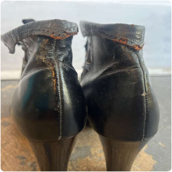 Edwardian Early 1900s Antique Black Leather Lace-Up Ankle Booties w Cutouts 8.5