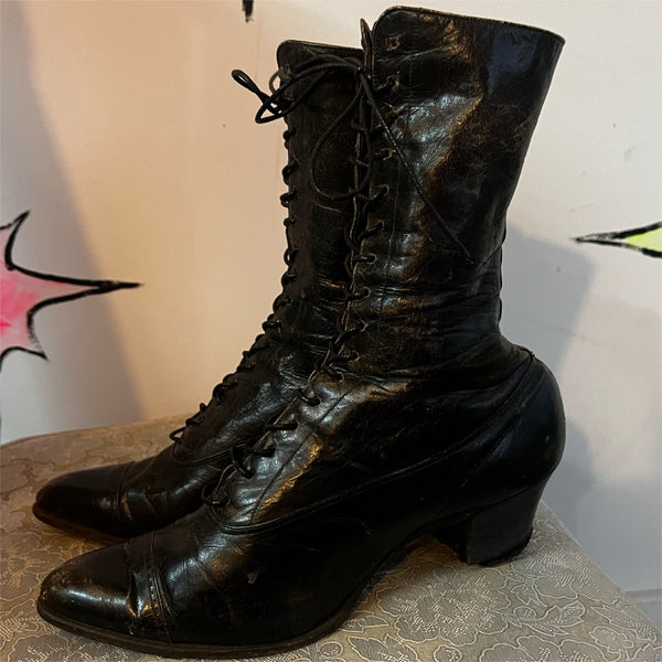 Antique Leather Victorian Boots | Shiny Black Pointy Witchy Lace Up Boots | 6