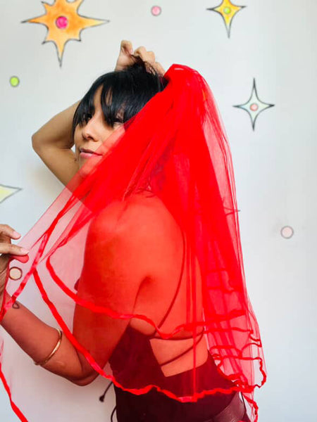 Red Mesh Veil Fascinator Hat | Beetlejuice Cosplay Lydia Deets Glamour