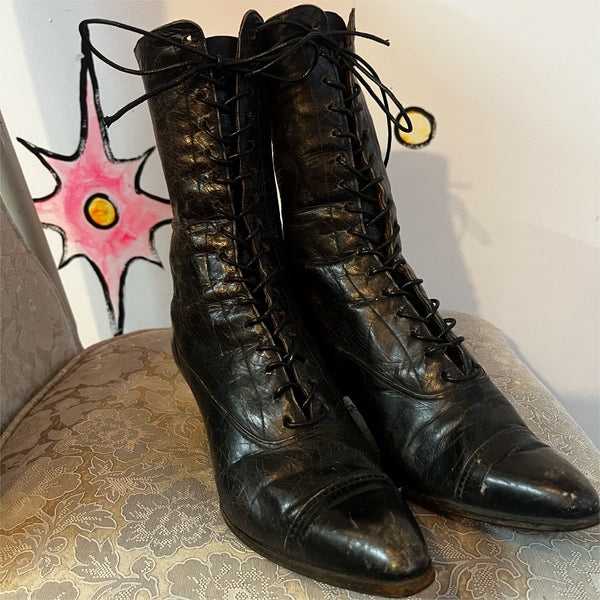 Antique Leather Victorian Boots | Shiny Black Pointy Witchy Lace Up Boots | 6