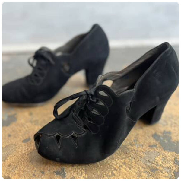 Vintage 1930s 40s Black Suede Peep Toe Lace-Up Cut-Out Heels - Shoes - 6.5 7