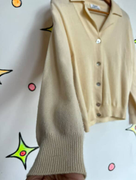 Vintage 1950s Beige Merino Wool & Cashmere Sweater – Cozy Classic Pinup Glam M/L