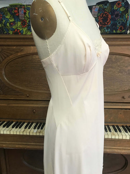 Vintage 1950s | Nude Stiff Tafetta Lace Lingerie Pin up Slip | XS S