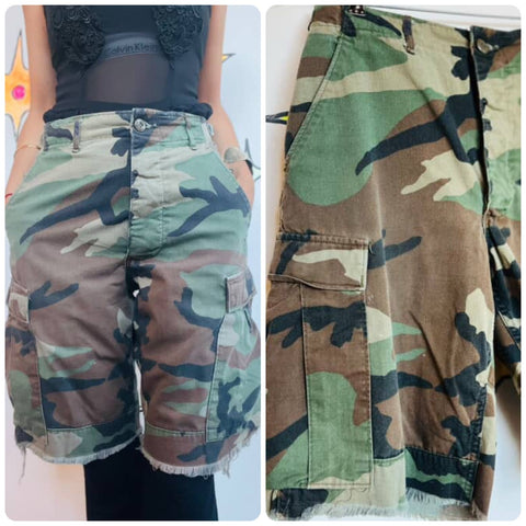 Vintage 90s Y2K Camo Utility Cargo Shorts - Grunge Boho Streetwear - S