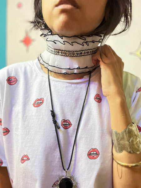 Vintage White Lace Ruffle Cravat 60s | Victorian Edwardian | Clown Collar