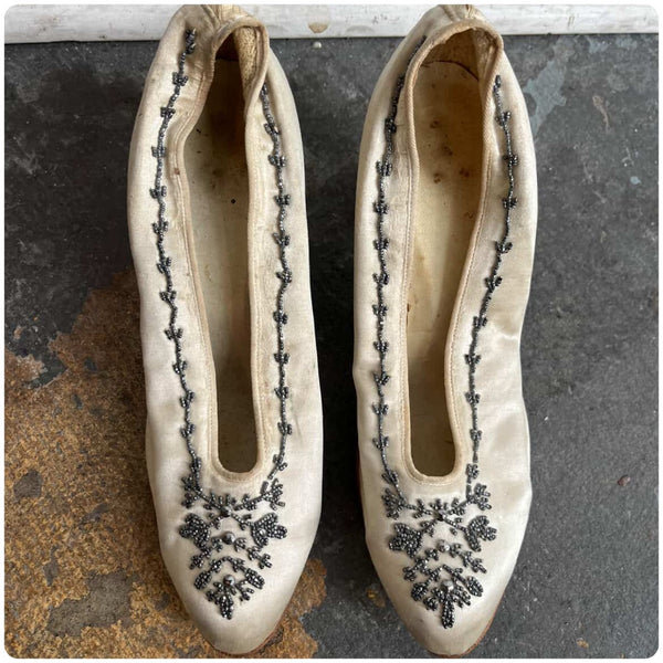 Antique 1900s Victorian Cream Silk Beaded Wedding Shoes - 5.5 - Museum-Worthy