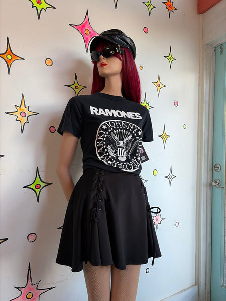 Ramones Graphic Concert Tee Thrashed Punk Rock & Roll Metal Grunge T-Shirt S/M