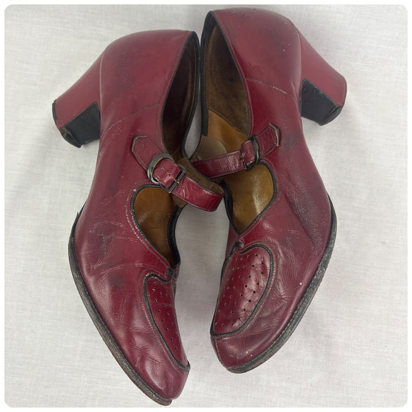 1940s Scarlet Cherry Red Sweetheart Marjanes | Red Leather Heels Pumps Size 8.5