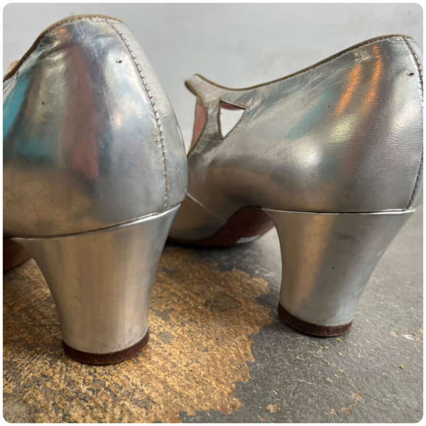 Antique 1920s Silver Gatsby T-Strap Leather Heels - Art Deco - Size 36 US 6.5-7