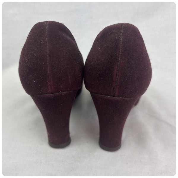 Vintage 1930s 40s Burgundy Suede Pumps w Embroidered Detailing 5.5 or snug 6