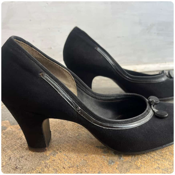 1940s–50s Black Suede Round-Toe Pumps w/ Tassels – Air Step by Magic Sole – 7