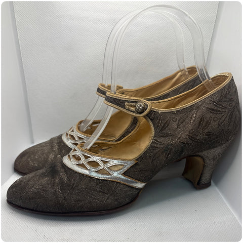 Antique 1920s Art Deco Silver Mary Jane Flapper Pumps – Cutout Detail – 6 6.5
