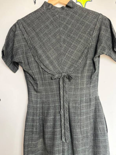 Vintage 1940s-50s Plaid Tartan Fitted Schoolgirl Dress with Sailor Collar - XS