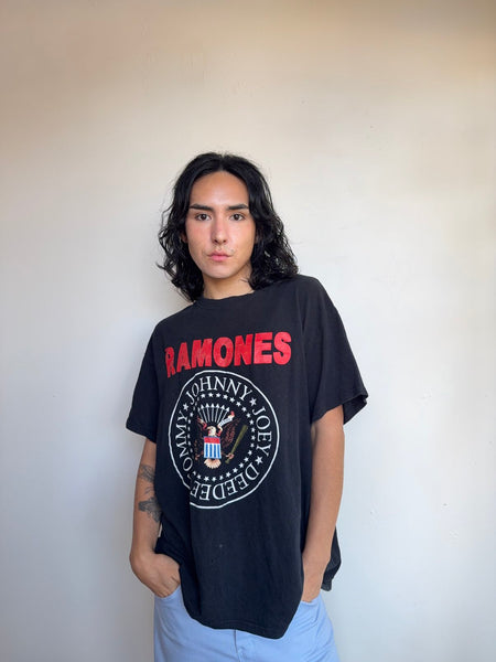 Ramones Graphic Concert Tee Thrashed Punk Rock & Roll Metal Grunge T-Shirt