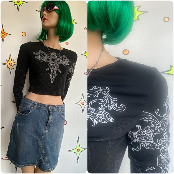 Black Mall Goth Tattoo Graphic Long Sleeve Baby Tee Y2K Grunge Crop Top - S