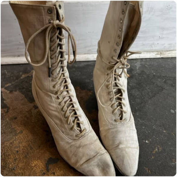 Antique Canvas Victorian Boots | White Pointy Lace Up Wedding Boots | 8 - 8.5