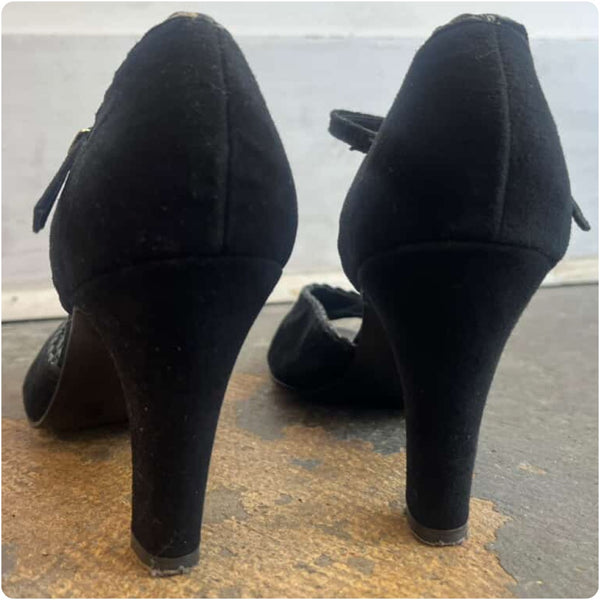 Vintage 1950s–60s Black Suede Peep Toe Strap Heels – Life Stride – Size 7