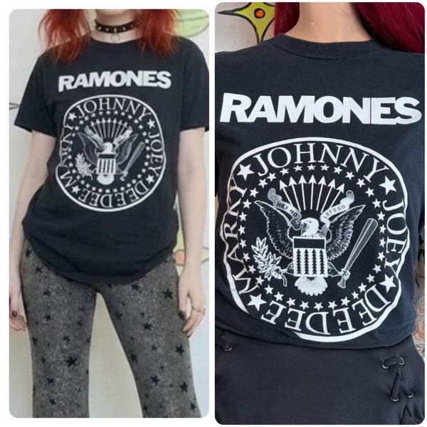 Ramones Graphic Concert Tee Thrashed Punk Rock & Roll Metal Grunge T-Shirt S/M