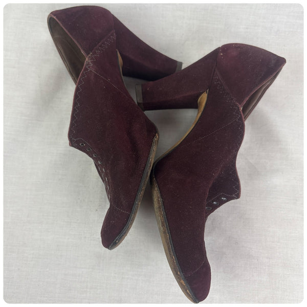 Vintage 1930s 40s Burgundy Suede Pumps w Embroidered Detailing 5.5 or snug 6
