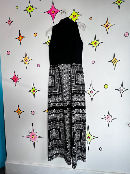 Vintage 70s Black and White Geometric Maxi Dress | Dagger Collar Retro | Size M