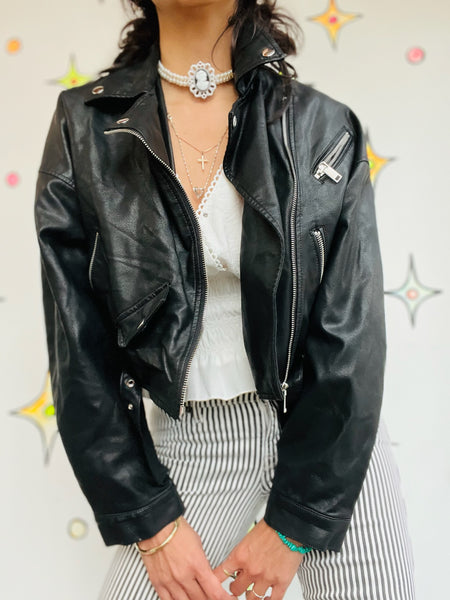 Y2K Black Vegan Moto Leather Jacket – Cropped Goth Grunge Indie Sleaze Glam - S