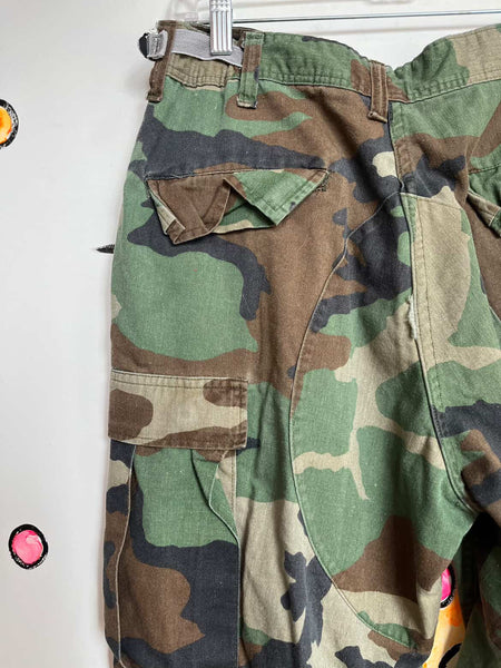 Vintage 90s Y2K Camo Cargo Pants - Grunge Boho Streetwear - 32.5" Waist