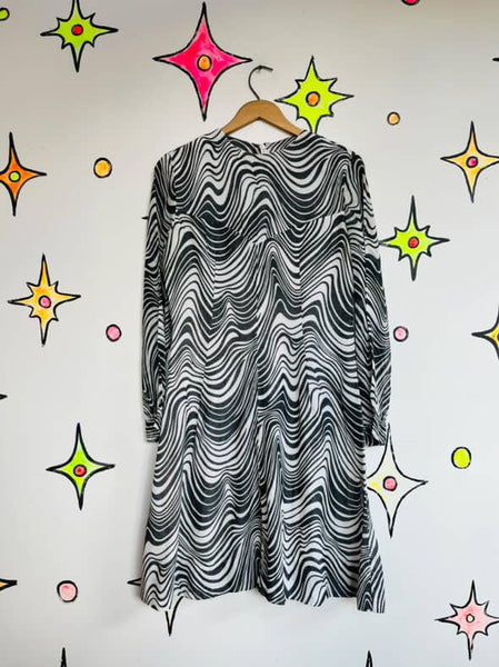 Vintage 60s Black & White Op Art Dress ' Optical Illusion Groovy Mini ' S/M