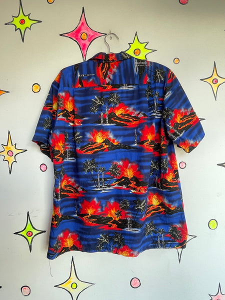 Y2K Men's Volcano Graphic Souvenir Hawaiian Shirt Tiki Party Vacation Tee XL