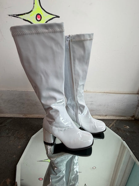 White Patent Leather Knee-High Go-Go Boots Retro 60s Mod Style 6
