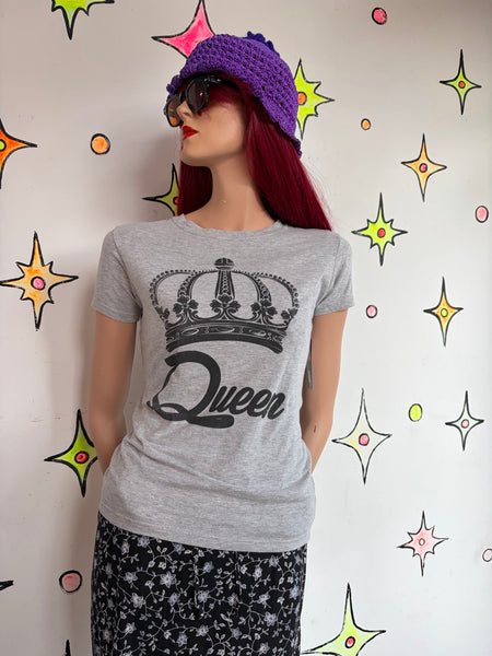 Y2K Gray Tattoo "Queen" Graphic Emo Glam Baby Tee Indie Sleaze Streetwear | S/M