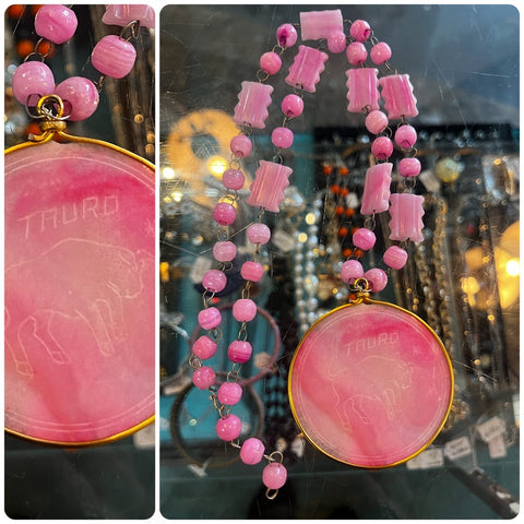 Vintage 60s 70s Pink Glass Stone Beaded Round Etched Pendant Statement Necklace