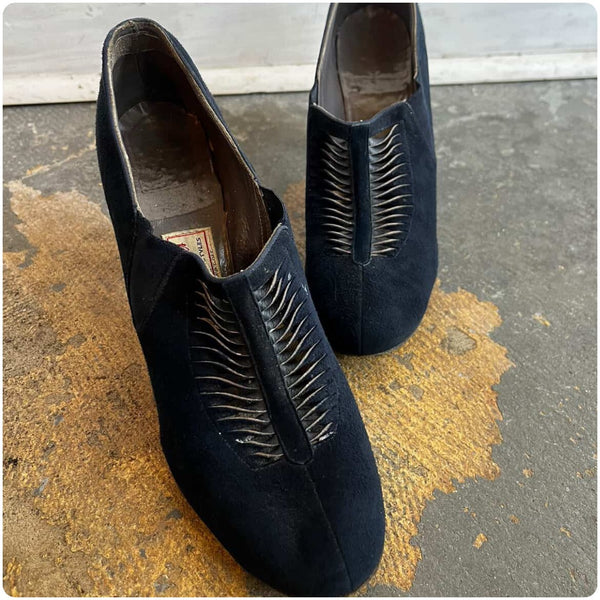 Vintage 1930s Navy Blue French Suede Heels – Cage Cut Out Design – Size 7.5