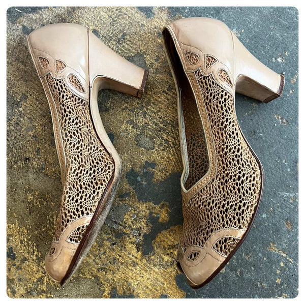 Vintage 1940s Tan Leather Peep Toe Heels - Lace Cut-Outs ' Size 7.5