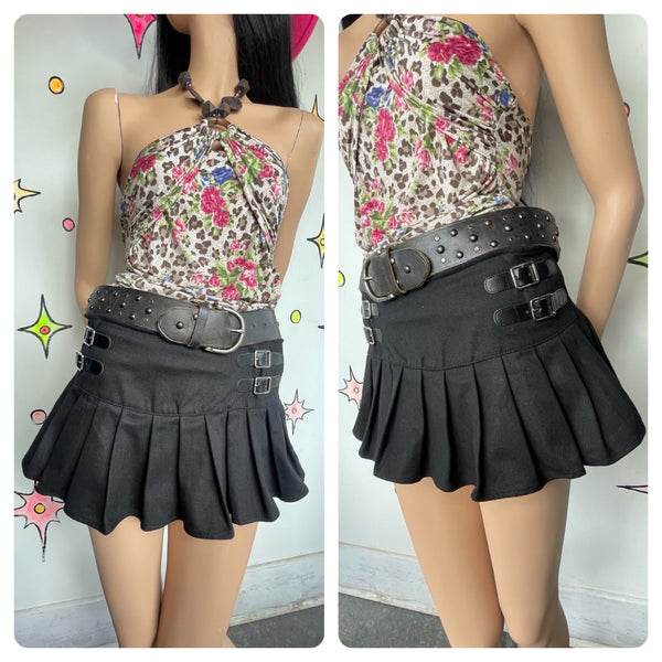 Y2K Black Ultra Mini Pleated Skirt Skort | Mall Goth Buckle Hardware – Size M
