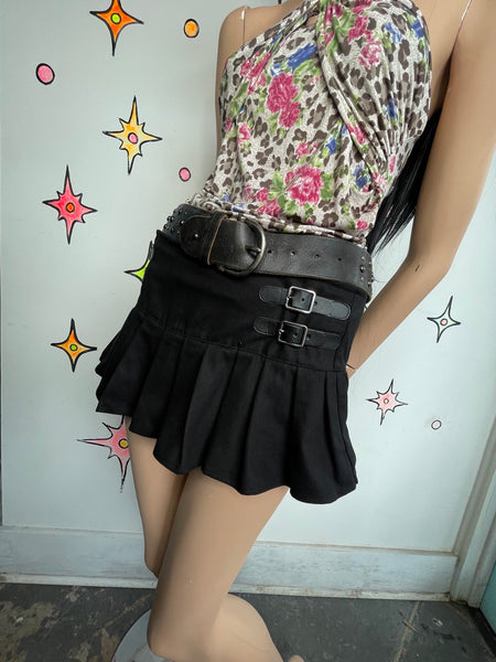 Y2K Black Ultra Mini Pleated Skirt Skort | Mall Goth Buckle Hardware – Size M