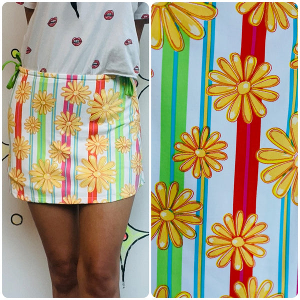 Vintage 90s does 60s Groovy Psychedelic Mod GoGo Flower Power Mini Skirt - S