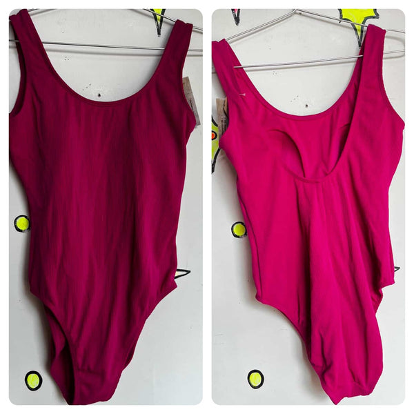 80s/90s Hot Pink Ribbed High-Cut Disco Bodysuit or Swimsuit Catalina - Size 4/6