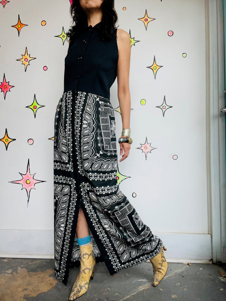 Vintage 70s Black and White Geometric Maxi Dress | Dagger Collar Retro | Size M