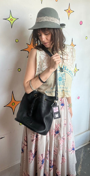 Dooney & Bourke Leather Bucket Bag 90s Minimalist Quiet Luxury Crossbody Purse