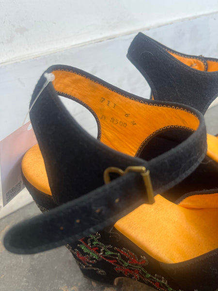 Vintage 70s Suede Platform Heels Dragon Embroidery Terry de Havilland Style 6M
