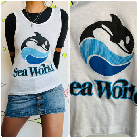 Vintage 80s Sea World White Tank Top | Soft Graphic Tee | Size Small