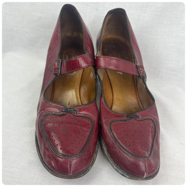 1940s Scarlet Cherry Red Sweetheart Marjanes | Red Leather Heels Pumps Size 8.5